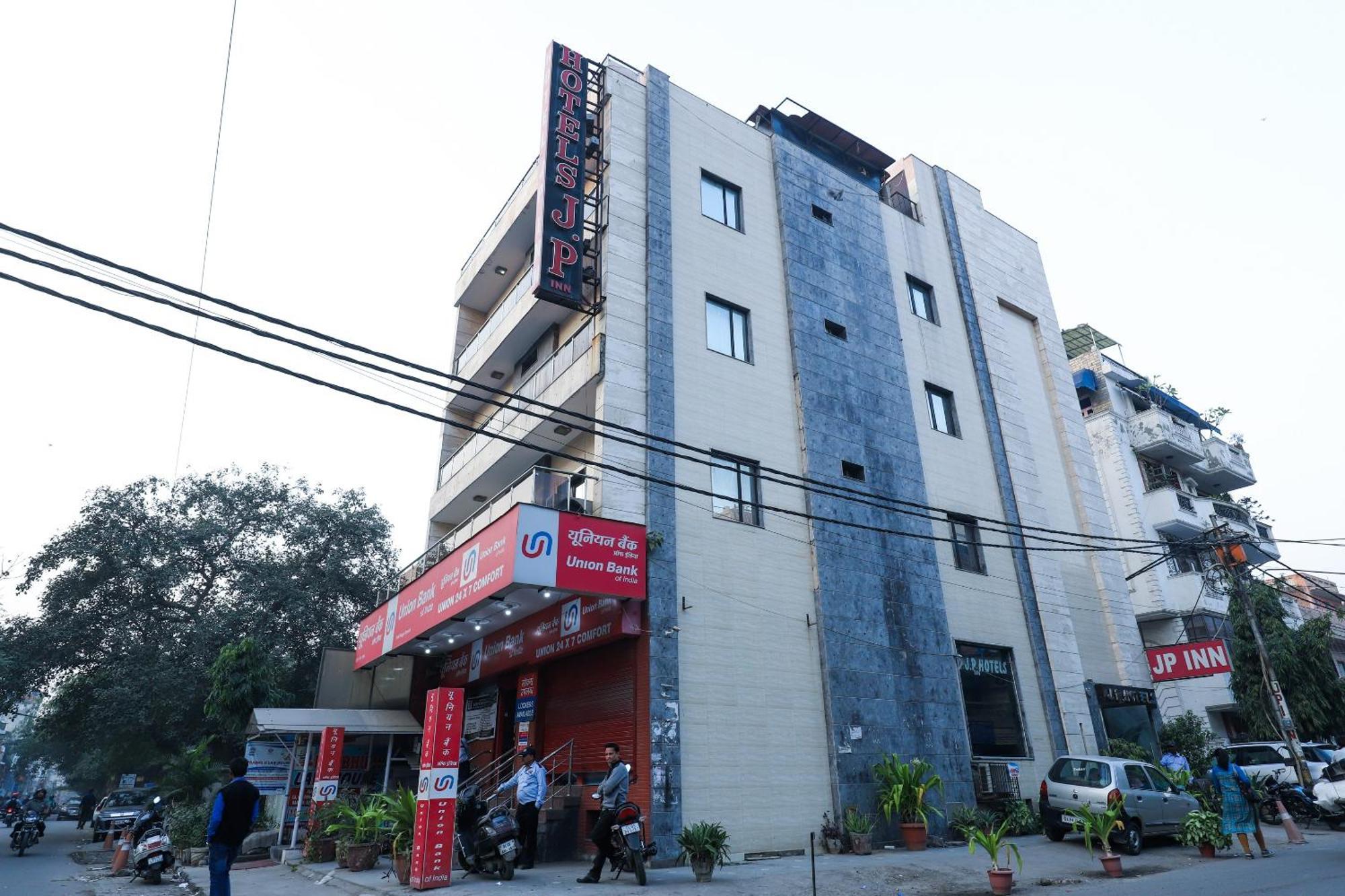 Hotel O J P Inn Near Patel Nagar Metro Station Yeni Delhi Dış mekan fotoğraf