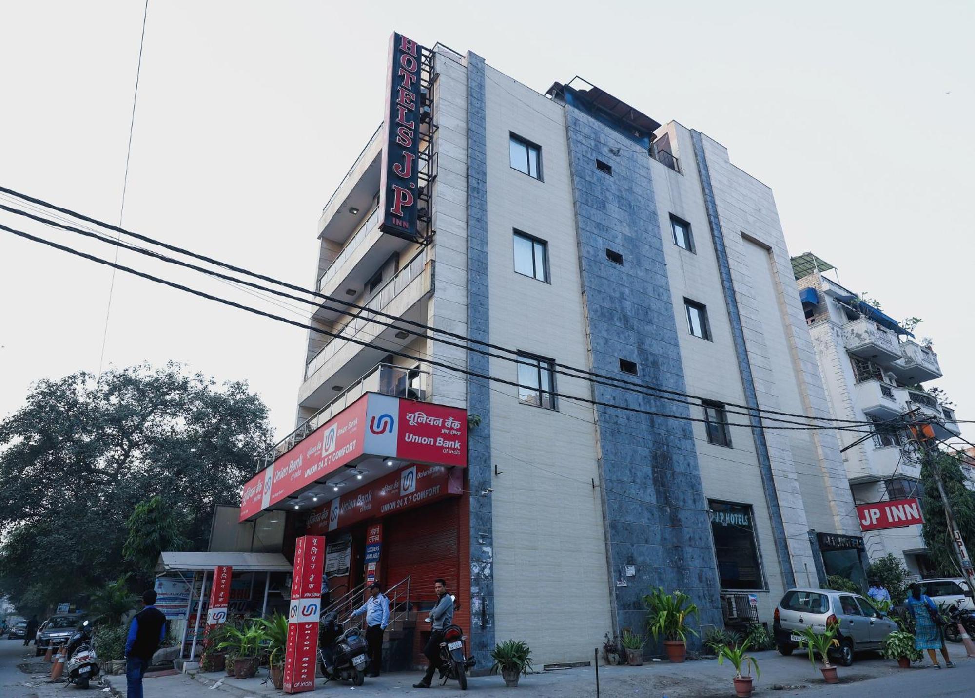 Hotel O J P Inn Near Patel Nagar Metro Station Yeni Delhi Dış mekan fotoğraf