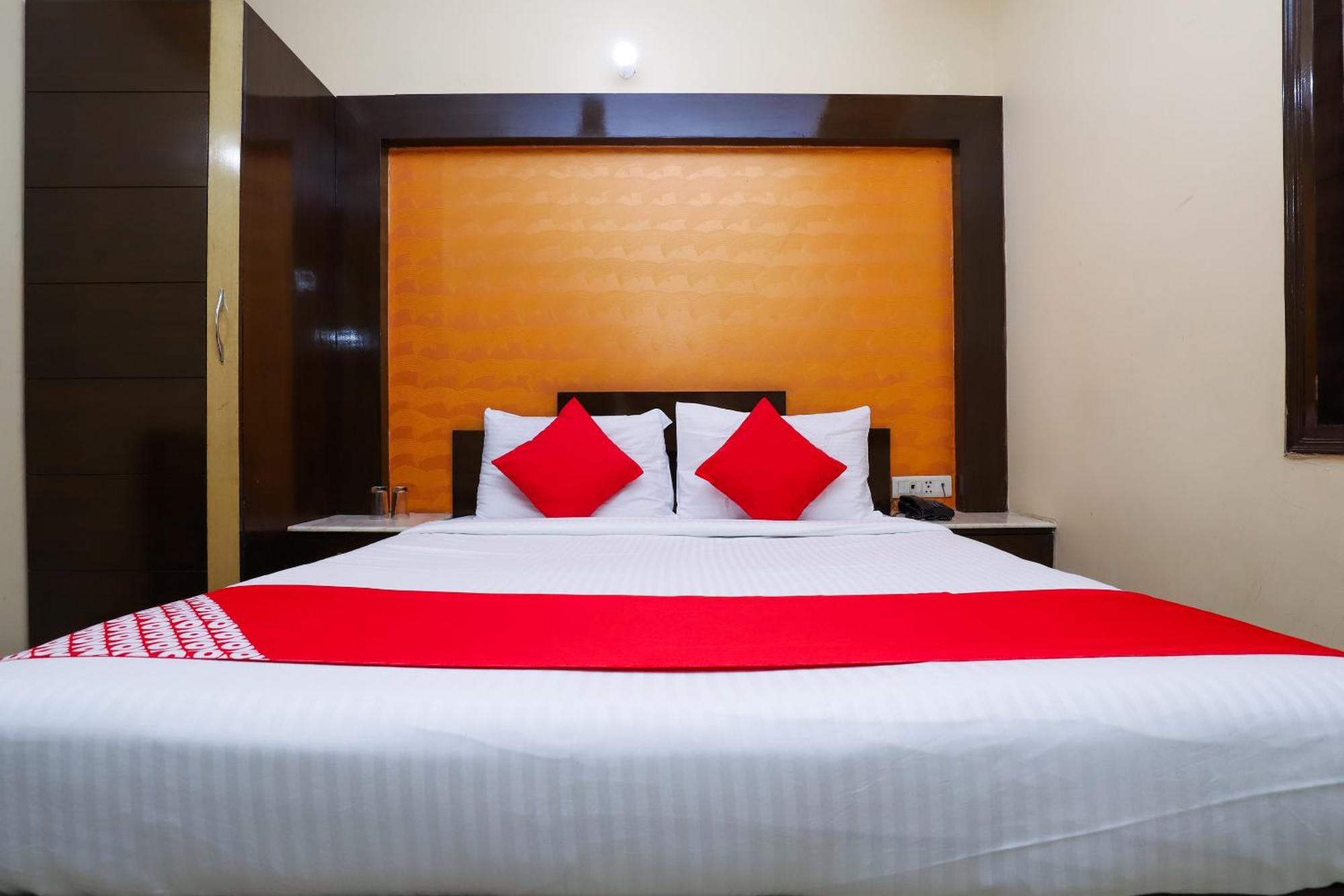 Hotel O J P Inn Near Patel Nagar Metro Station Yeni Delhi Dış mekan fotoğraf